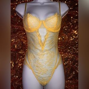 VS yellow teddie size (M) absolutely gorgeous comfortable set